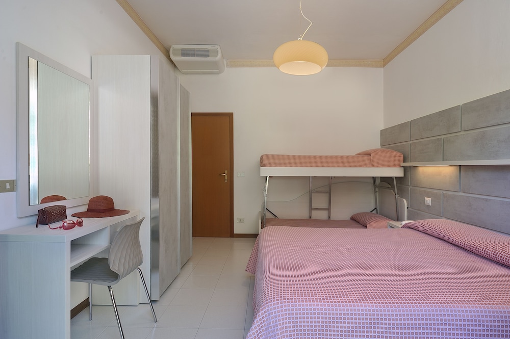 Quadruple Room photo 1