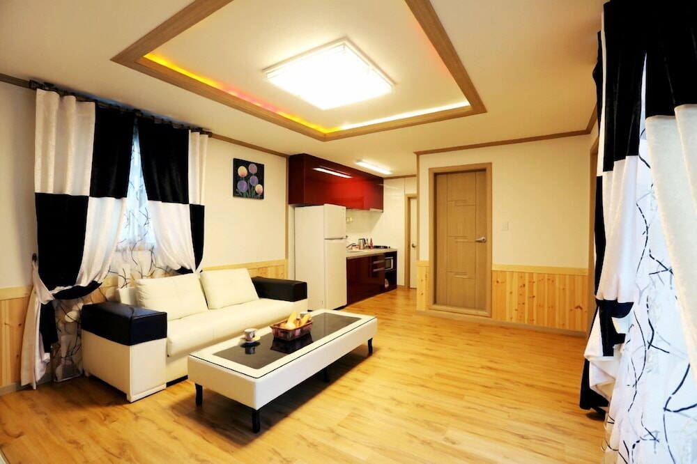 Room (Chanel(Private)) - Photo 2