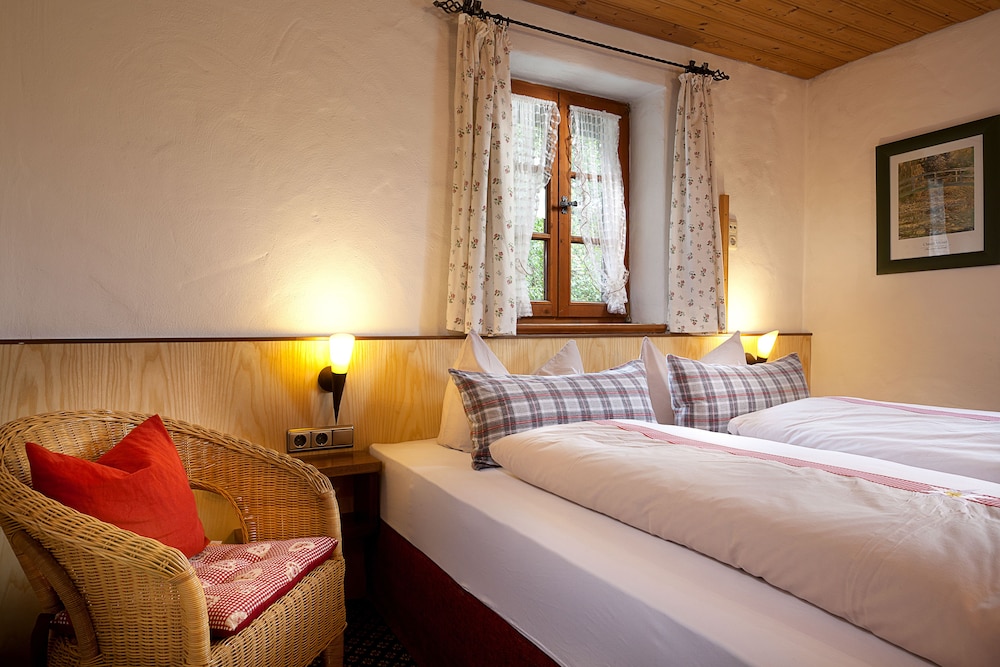 Economy Double Room Single Use photo 3