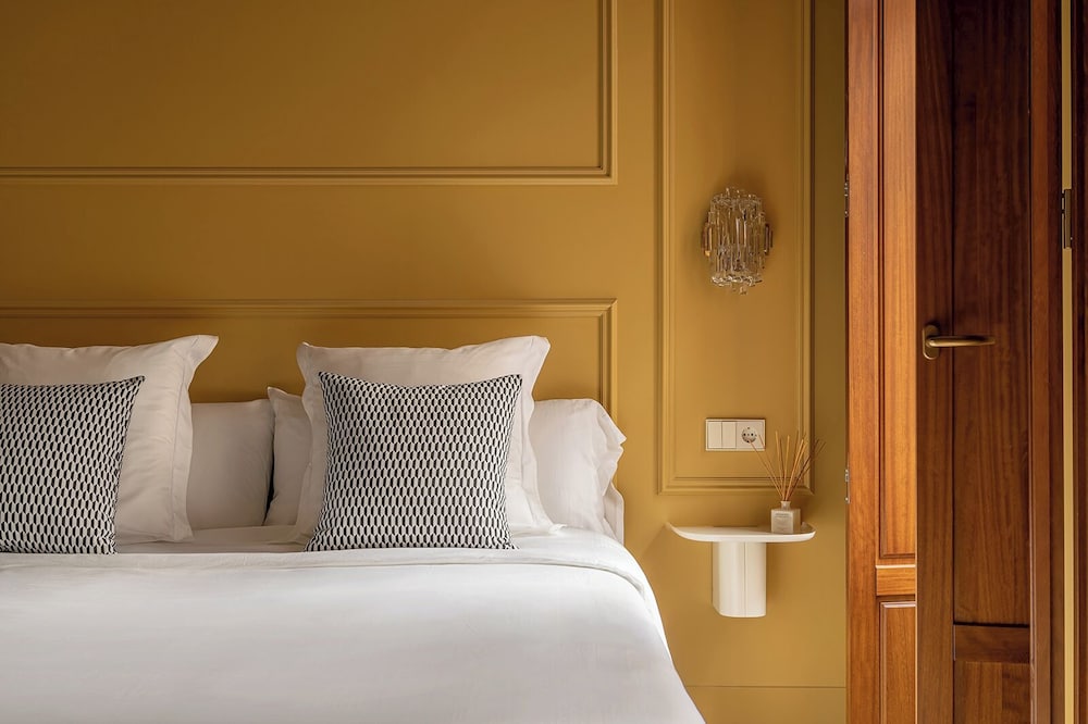 Superior Double Room, 1 King Bed, Private Bathroom