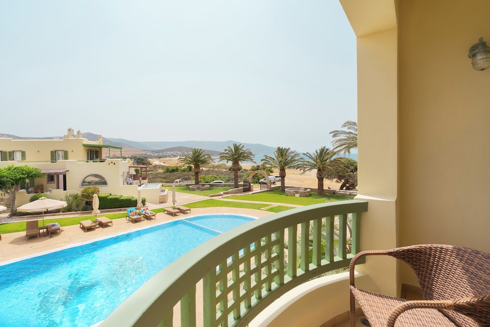 Executive Sea View Suite With Outdoor Jacuzzi photo 2