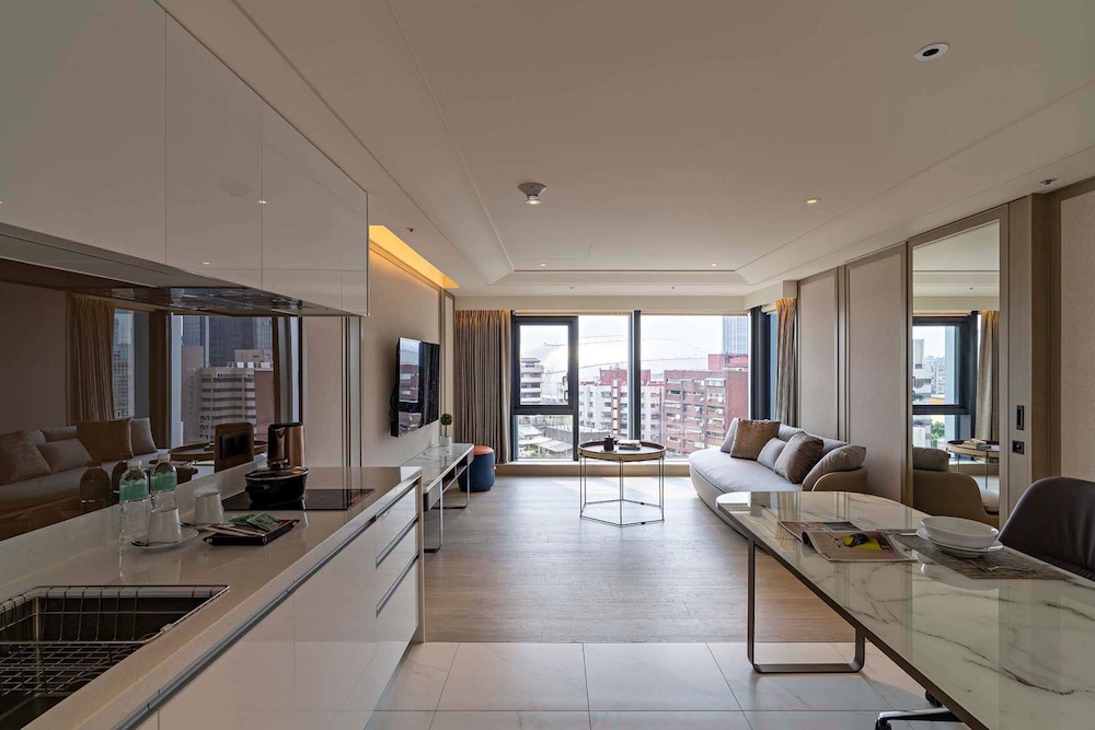 Premium Suite