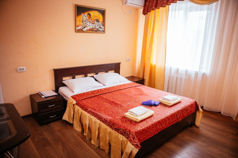 Economy Double Room, 1 Queen Bed, Non Smoking photo 1