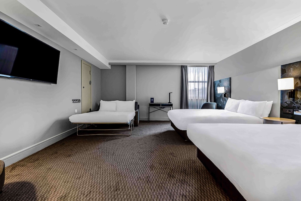 Deluxe Room, Multiple Beds photo 1