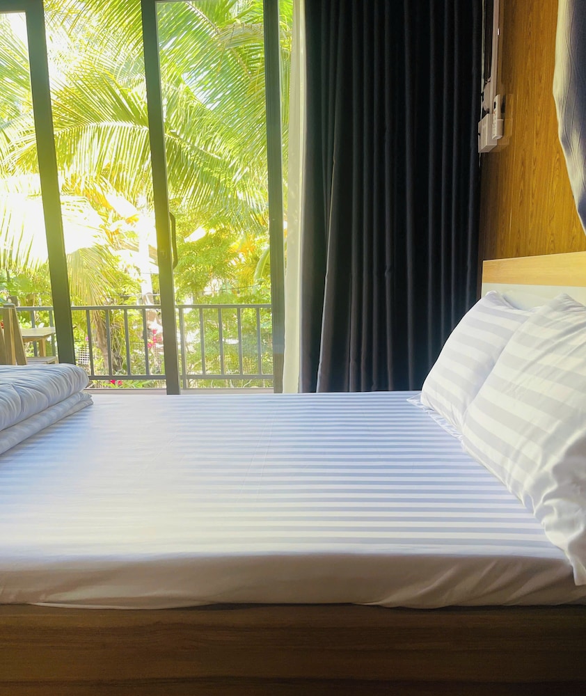 Deluxe Double Room, Balcony, Garden View