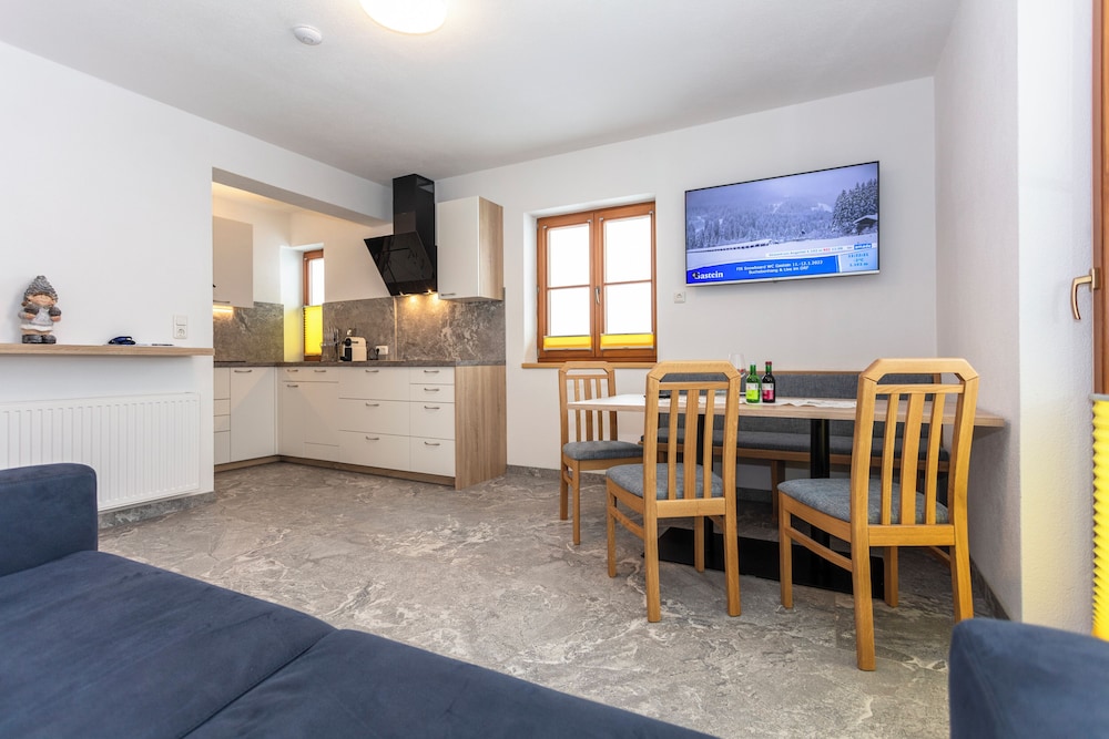 Family Apartment, Mountain View
