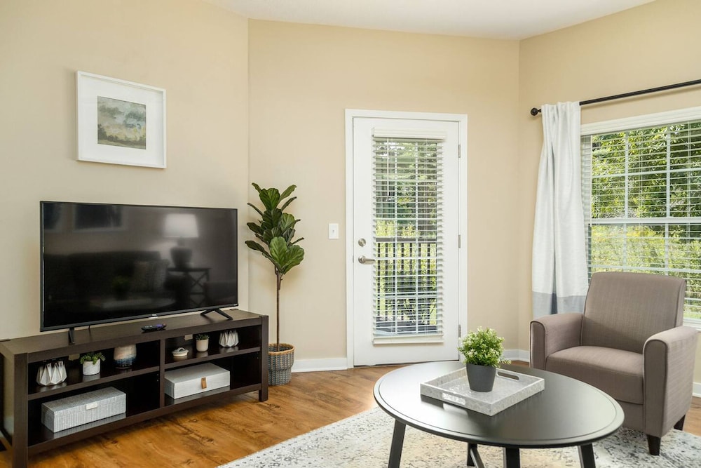 1st Floor Patio Pet-friendly W D Gym Pool, Billede 5