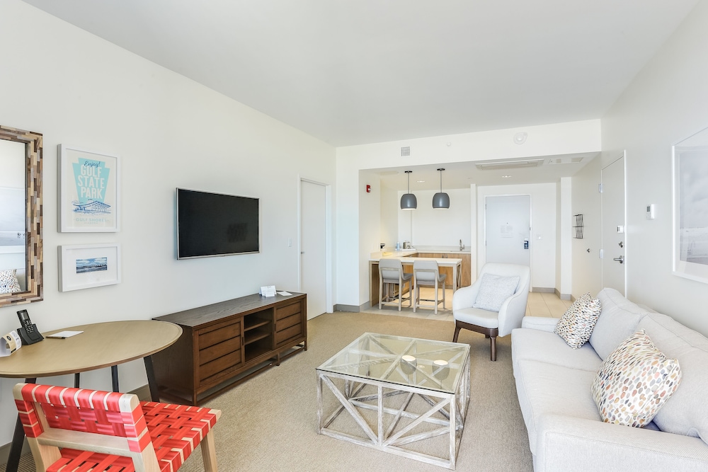 Suite, 1 King Bed, Balcony (Gulf Front) photo 3