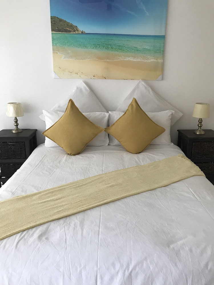 Deluxe Room, Garden View (2 Adult + 1 Child) photo 2