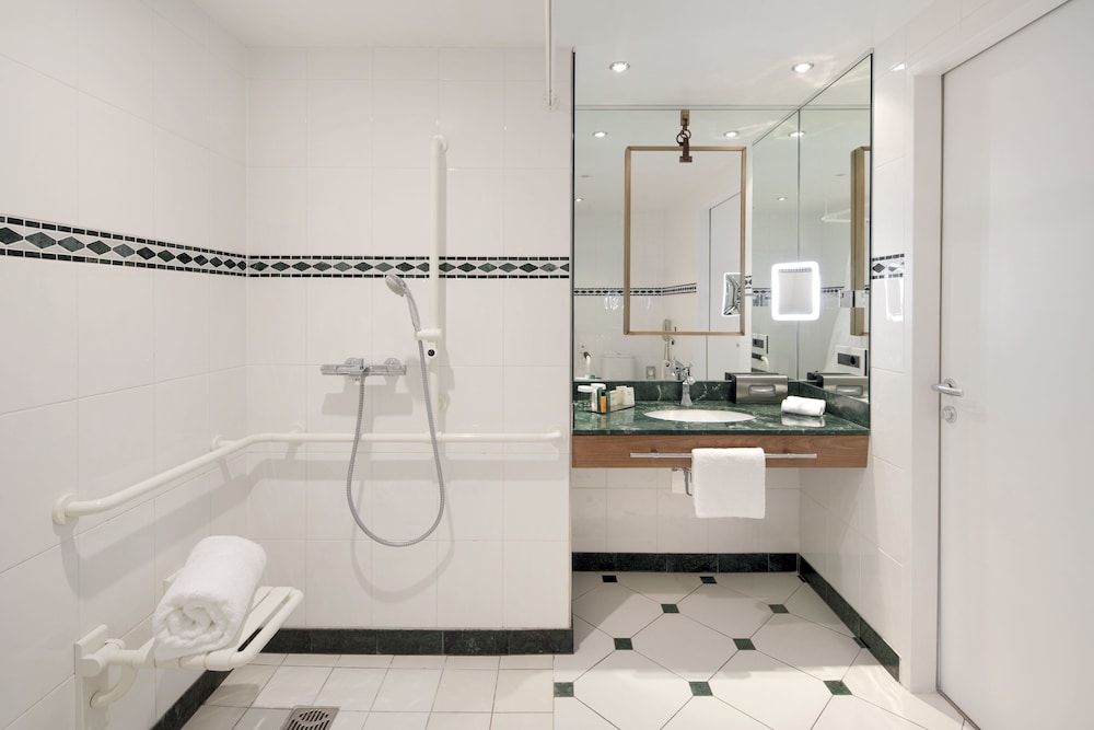 Room, Accessible thumbnail 6