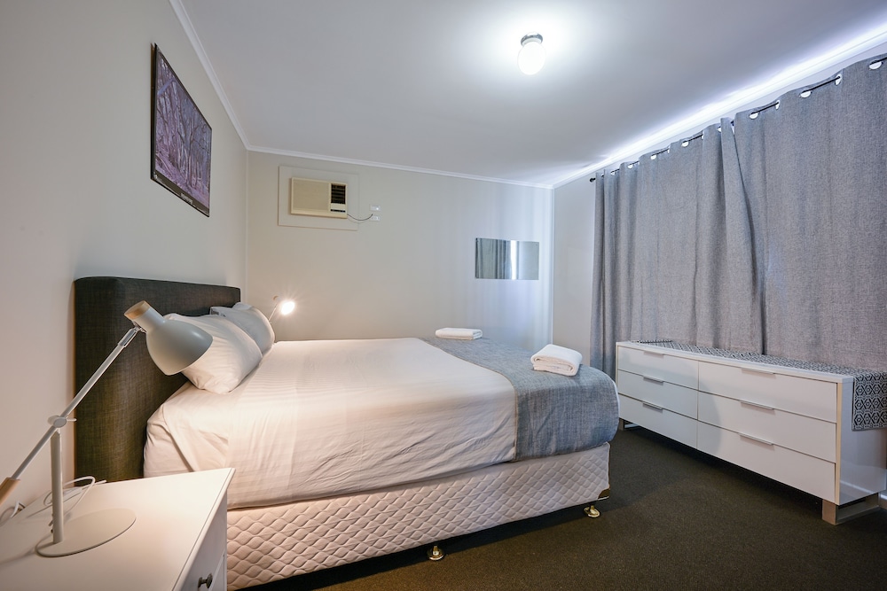 Room, Multiple Beds, Non Smoking photo 2