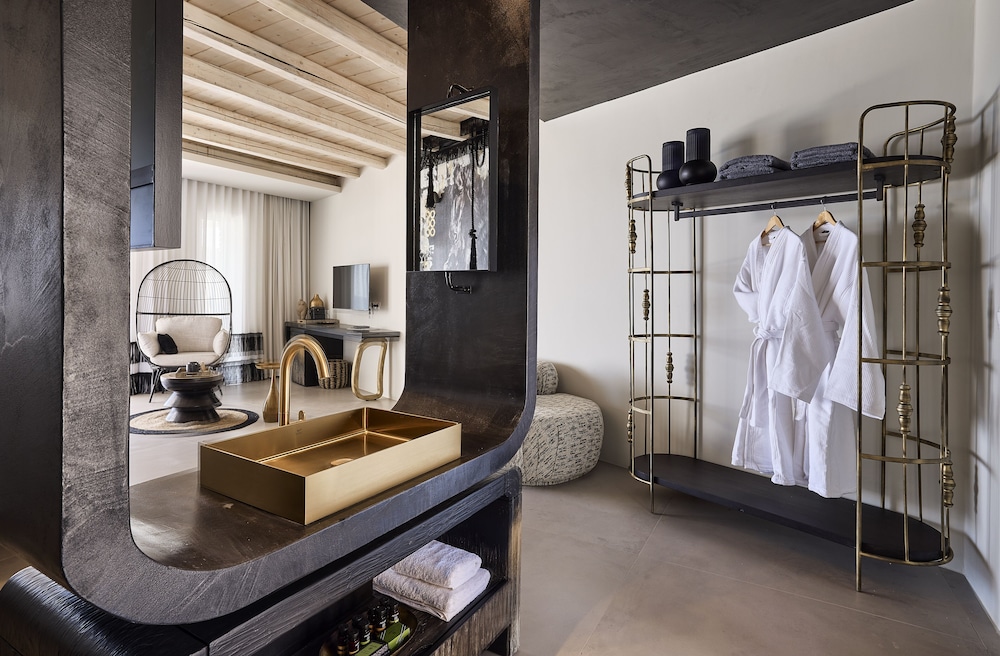 Signature Suite, Hot Tub, Sea View photo 2