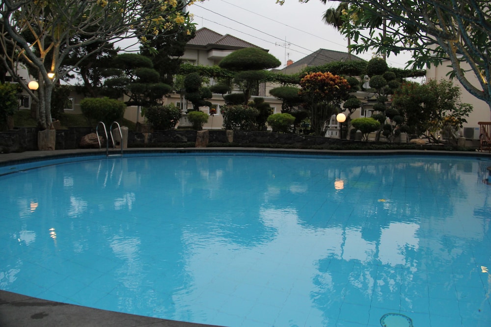 Design Villa, 4 Bedrooms, Private Bathroom, Garden View photo 1