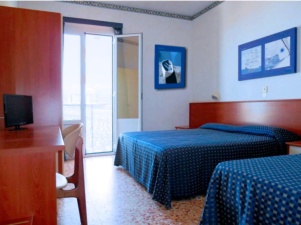 Triple Room, Balcony photo 1