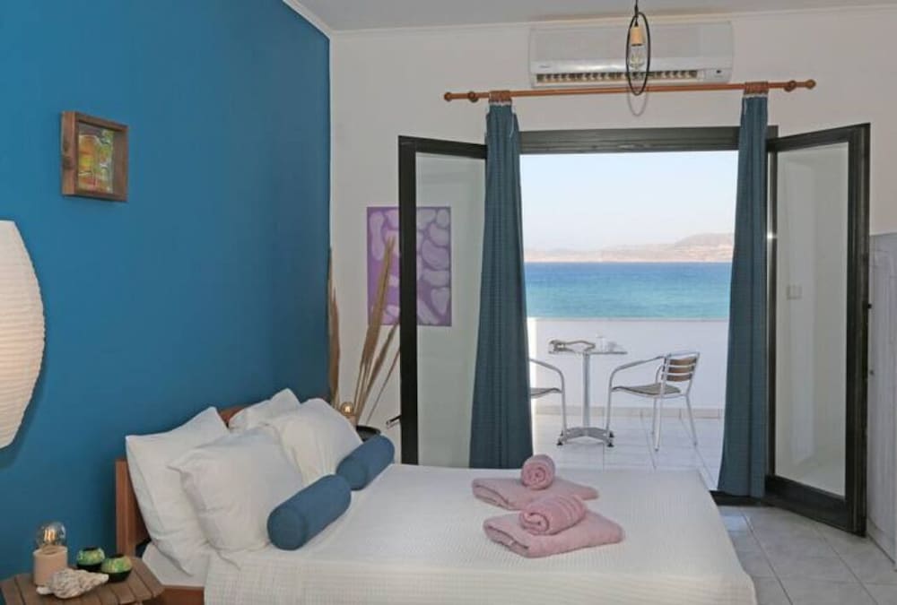 Comfort Studio, Sea View, Beachfront photo 1