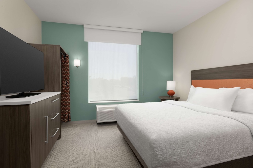 Suite, 1 Bedroom - Photo 2