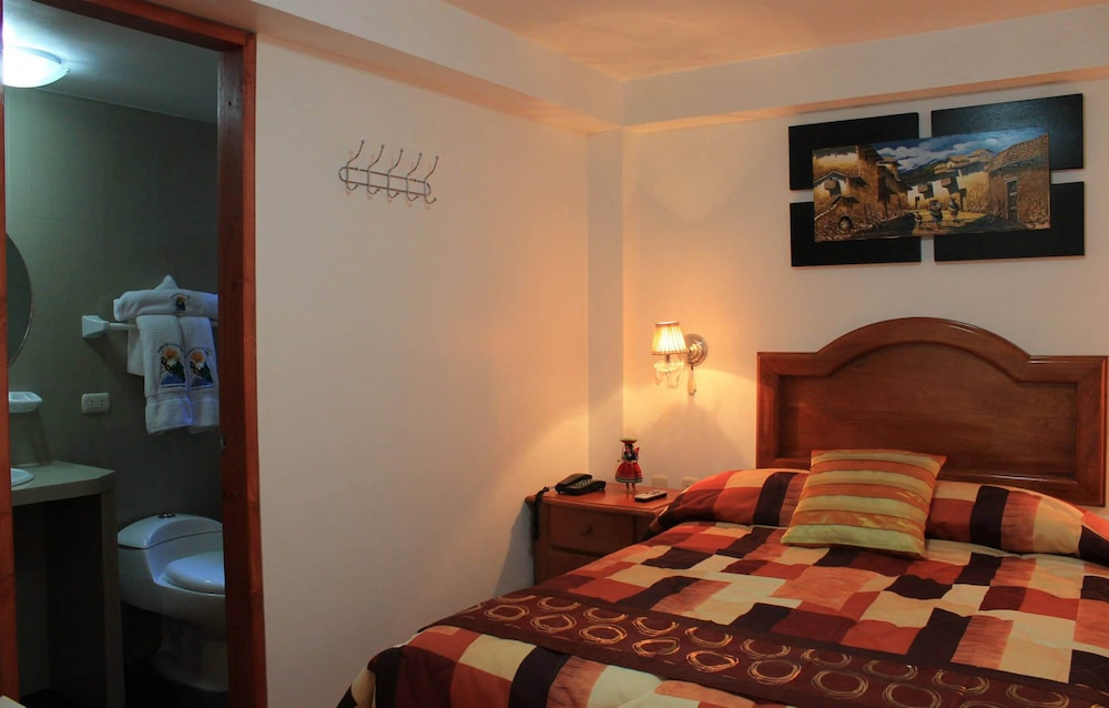 Double Room, 1 King Bed, Private Bathroom photo 2
