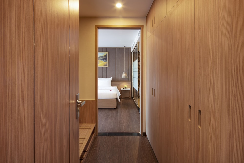 Executive Suite, Balcony - Photo 7