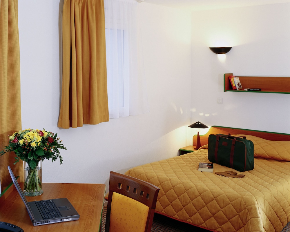 Studio, 2 Double Beds photo 2