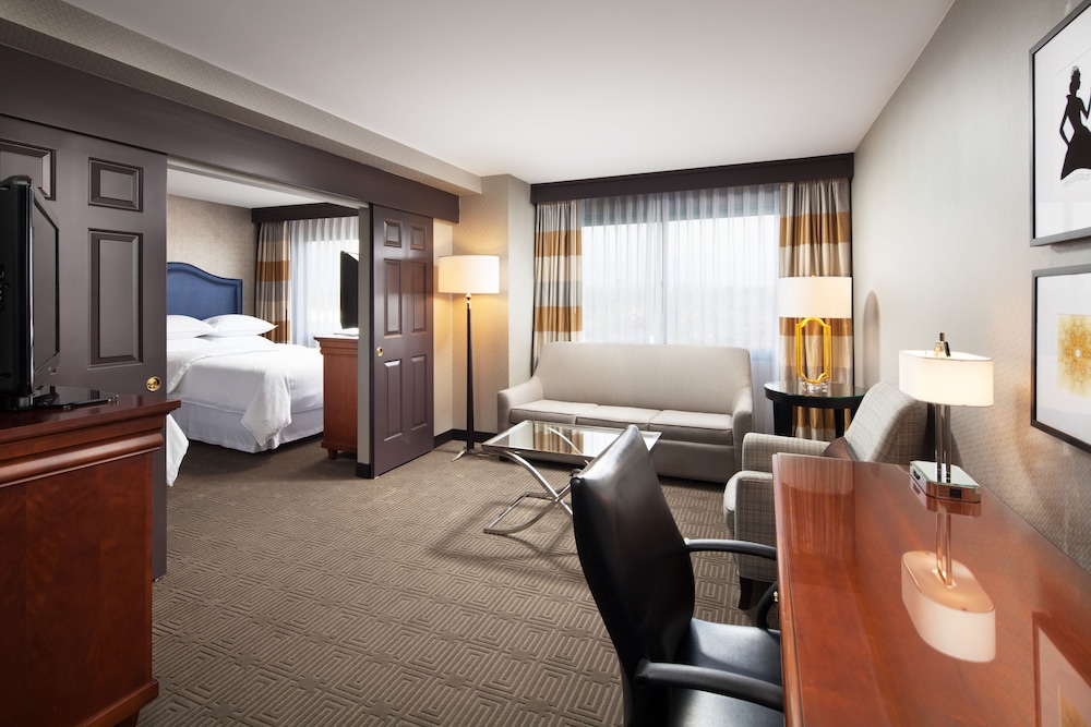 Suite, Two Double Beds, Non Smoking - Photo 1