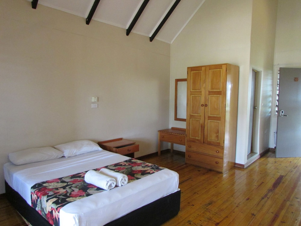 Deluxe Room, Pool View photo 1