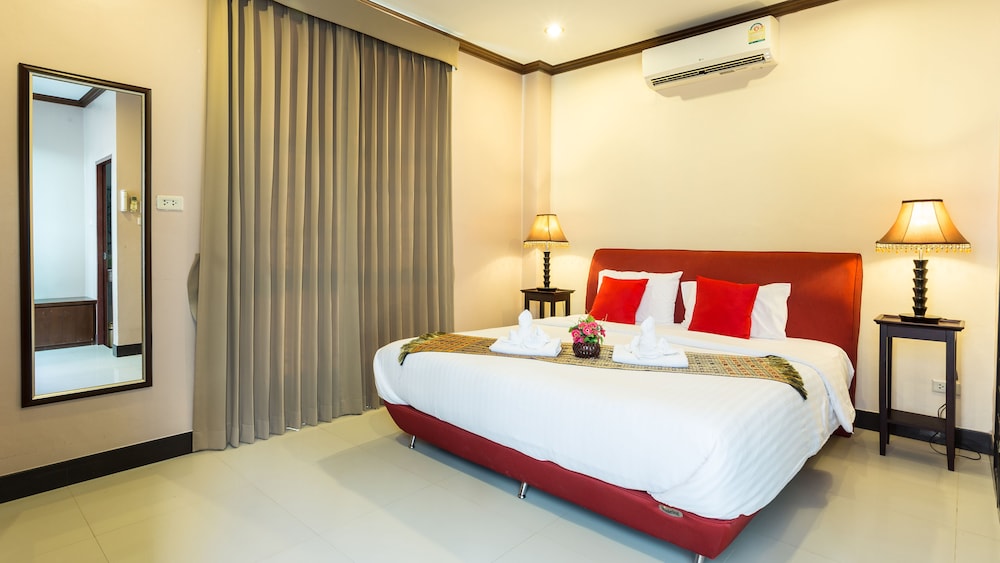 Deluxe Double room, No Balcony photo 2