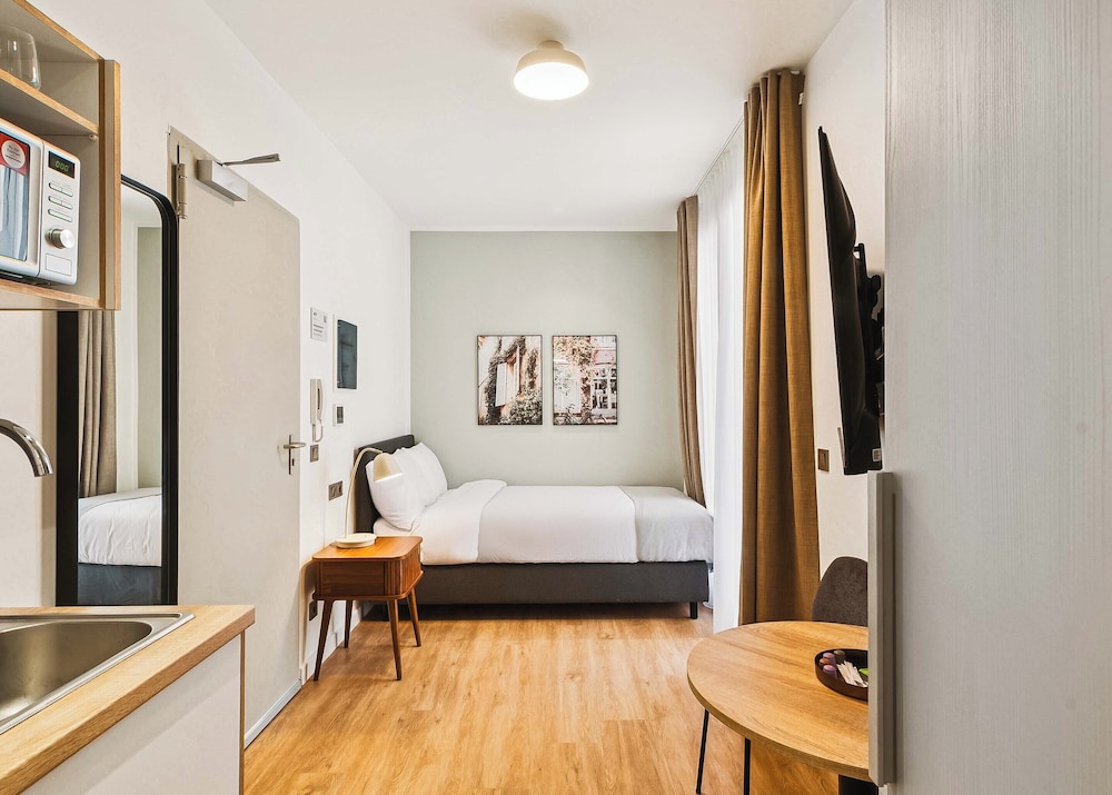 Single Suite with Balcony