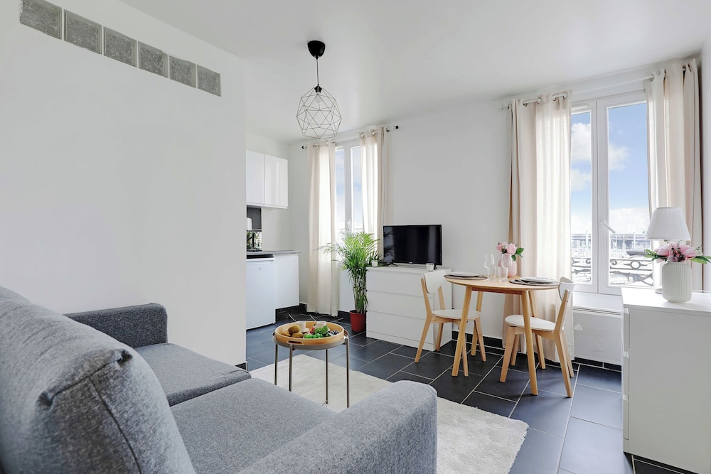 Apartment photo 1