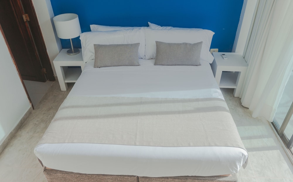 Superior Room, 1 King Bed, Ocean View photo 2