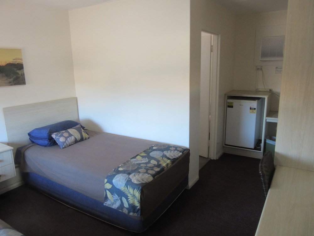 Standard Twin Room photo 2