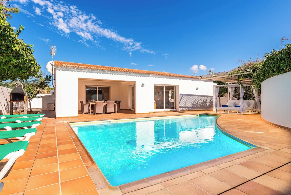 Villa (4 Habitaciones)