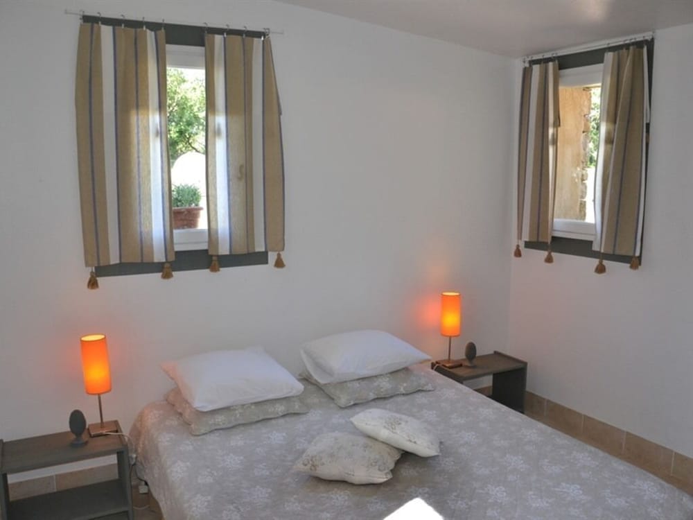 Comfort Double Room, Private Bathroom (Chambre de la piscine)