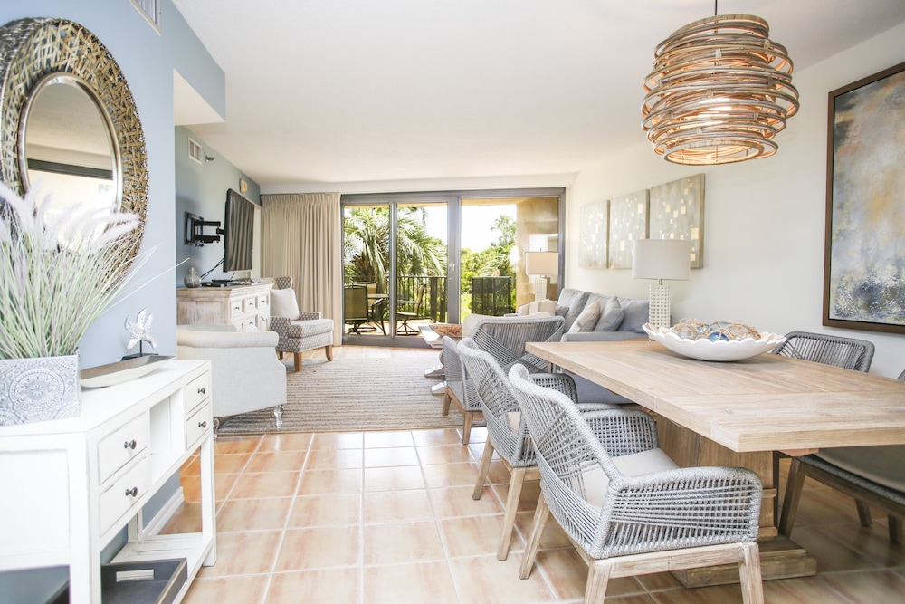 Condo, 2 Bedrooms, Beach View (Beachside 1 4011)