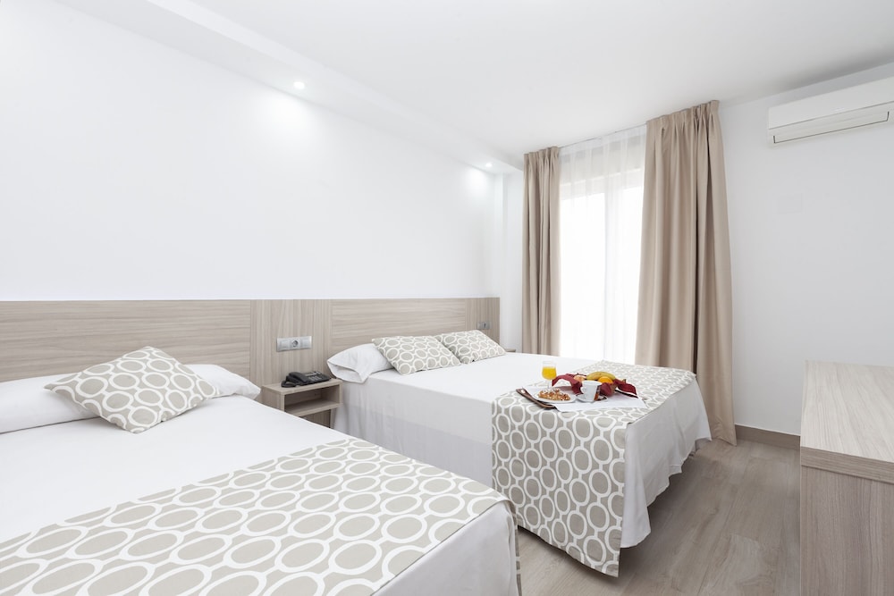 Family Triple Room - Photo 7