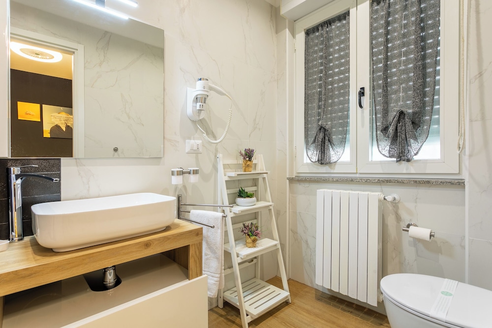 Design Double Room, 1 Double Bed, Non Smoking, Ensuite - Photo 2