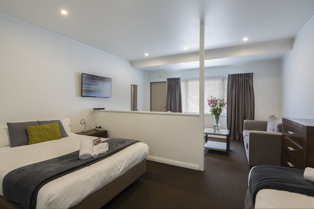 Studio Apartment with Mountain Views photo 1