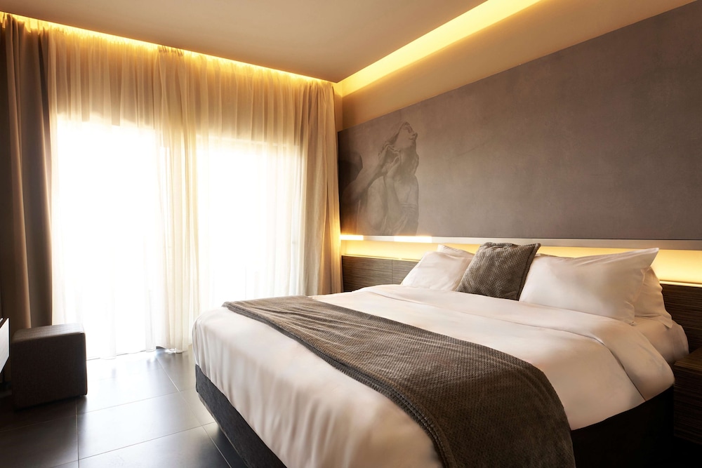 Essence Retreat