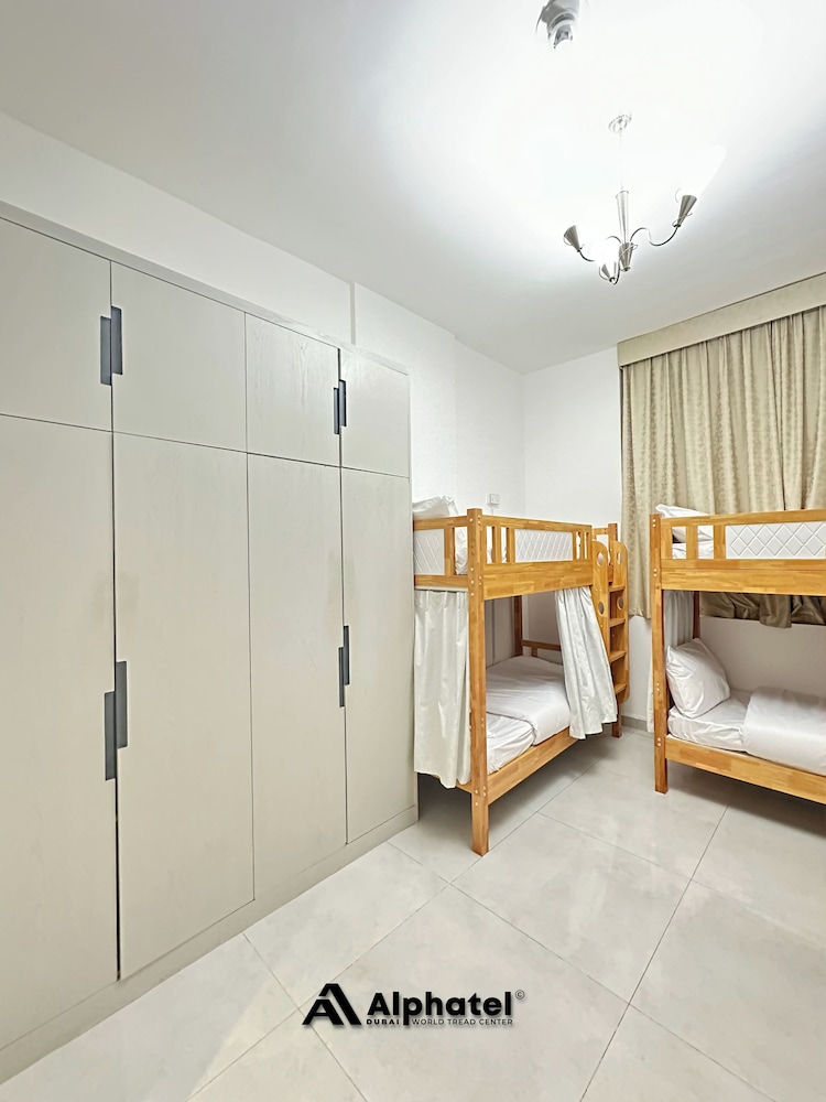 Comfort Bunk in 6-Bed Deluxe Mixed Dorm - Ensuite photo 1