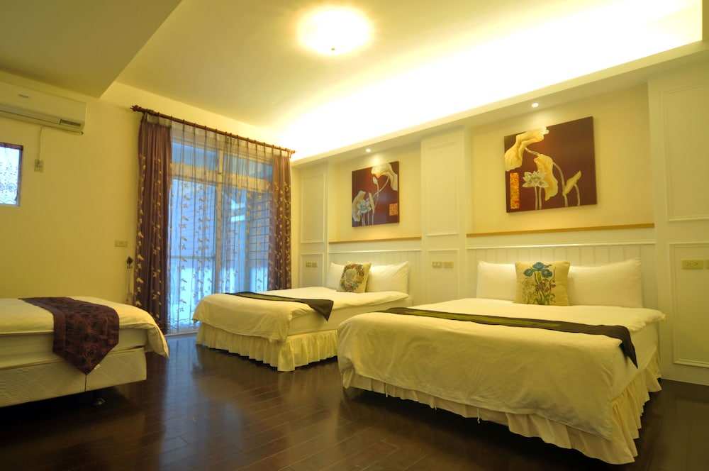 Family Room photo 2