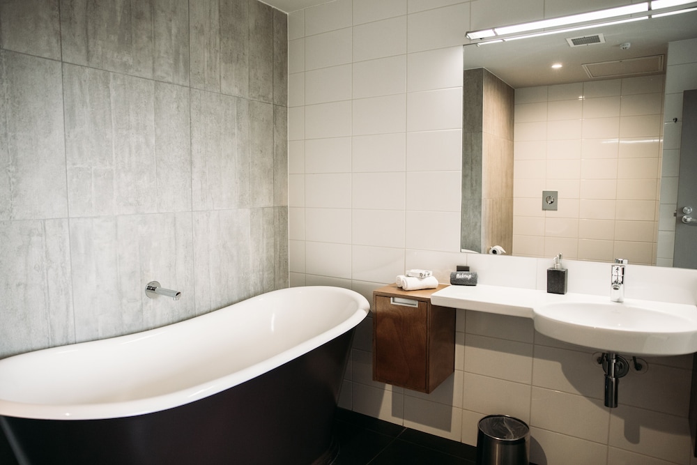 King Henry Suite