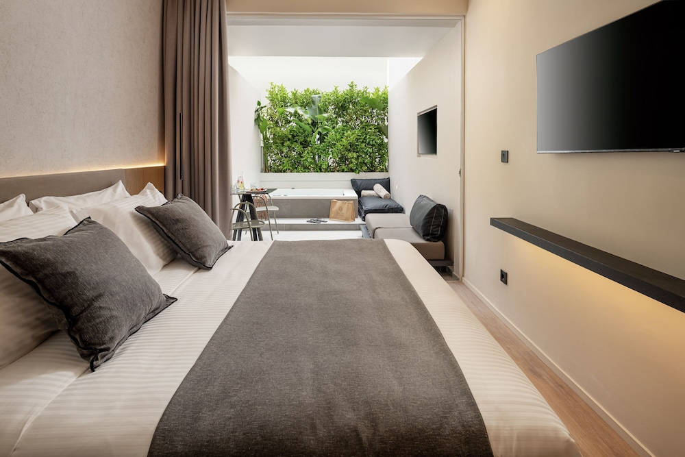 Double room with outdoor Jacuzzi photo 1
