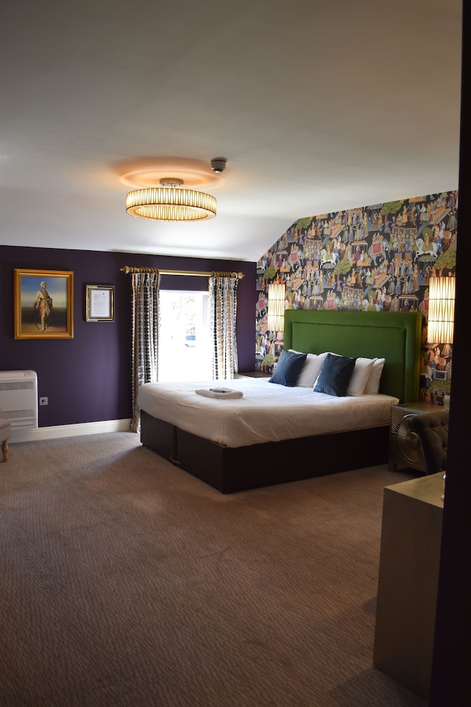 Deluxe Room, 1 King Bed, Ensuite (Singh Room) photo 2