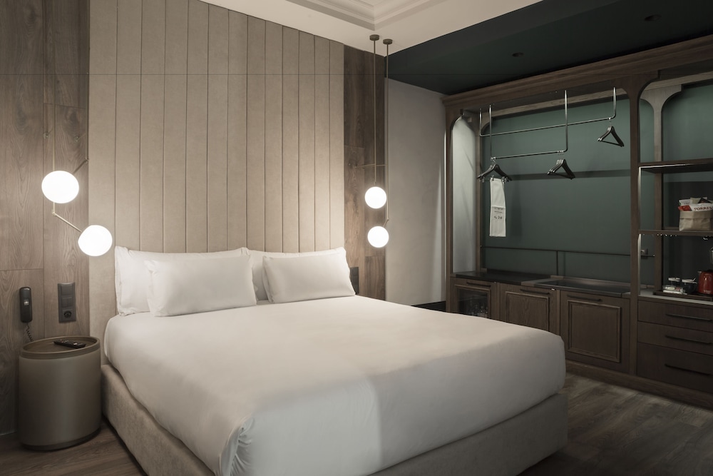 Quadruple Room - Photo 5