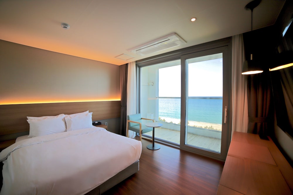 Deluxe Terrace Double Ocean photo 2