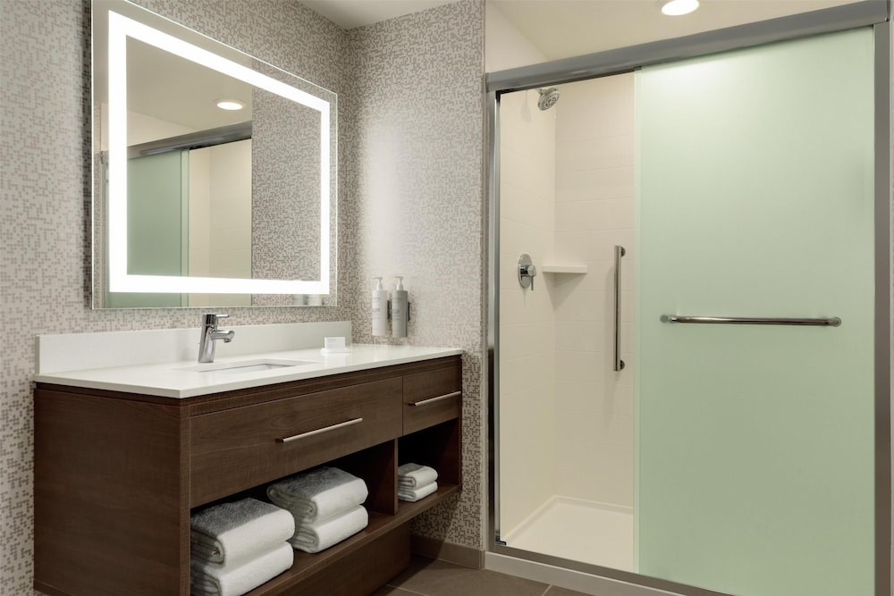 Suite, 1 Bedroom - Photo 4