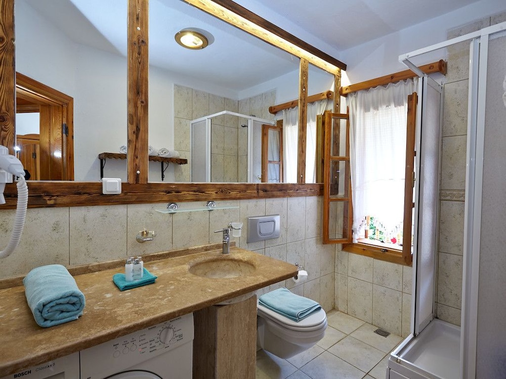Apartment, 2 Bedrooms, Ground Floor photo 2