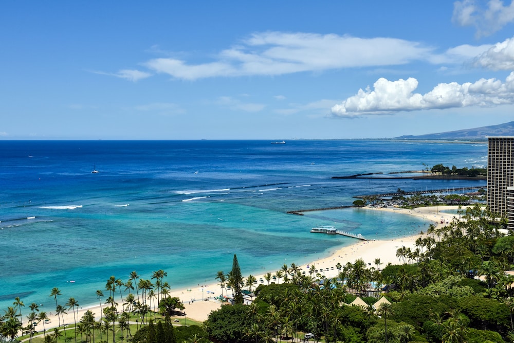 Premium Suite, 1 Bedroom with Den, Partial Ocean View (High Floor)