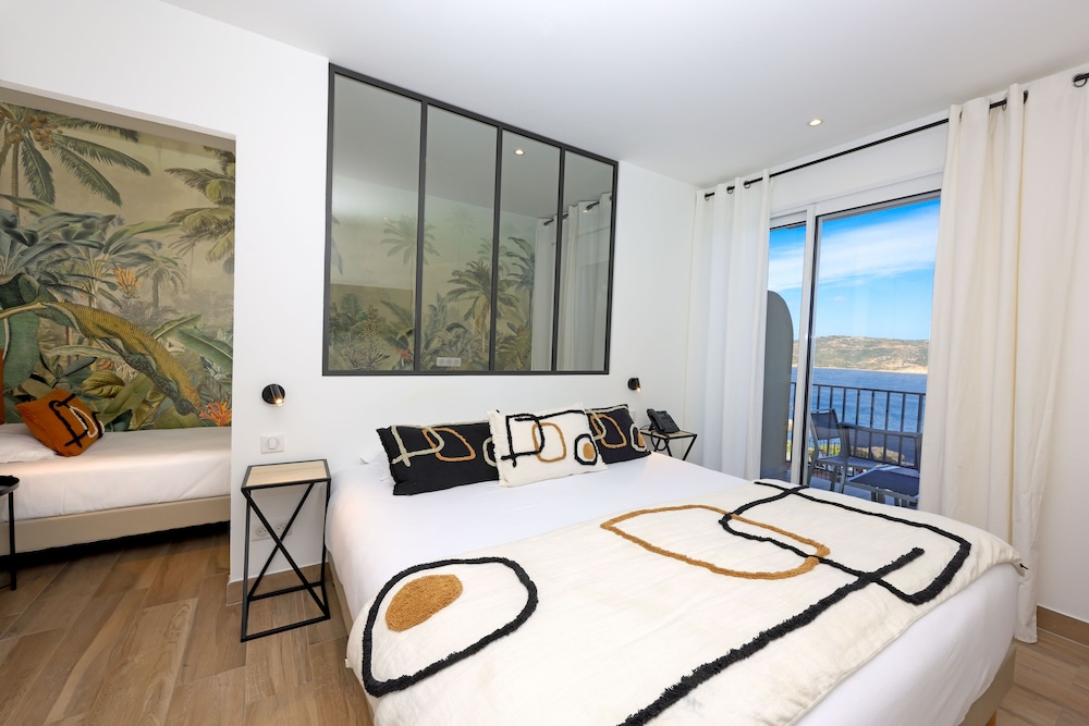 Panoramic Triple Room, Balcony, Sea View - Photo 12