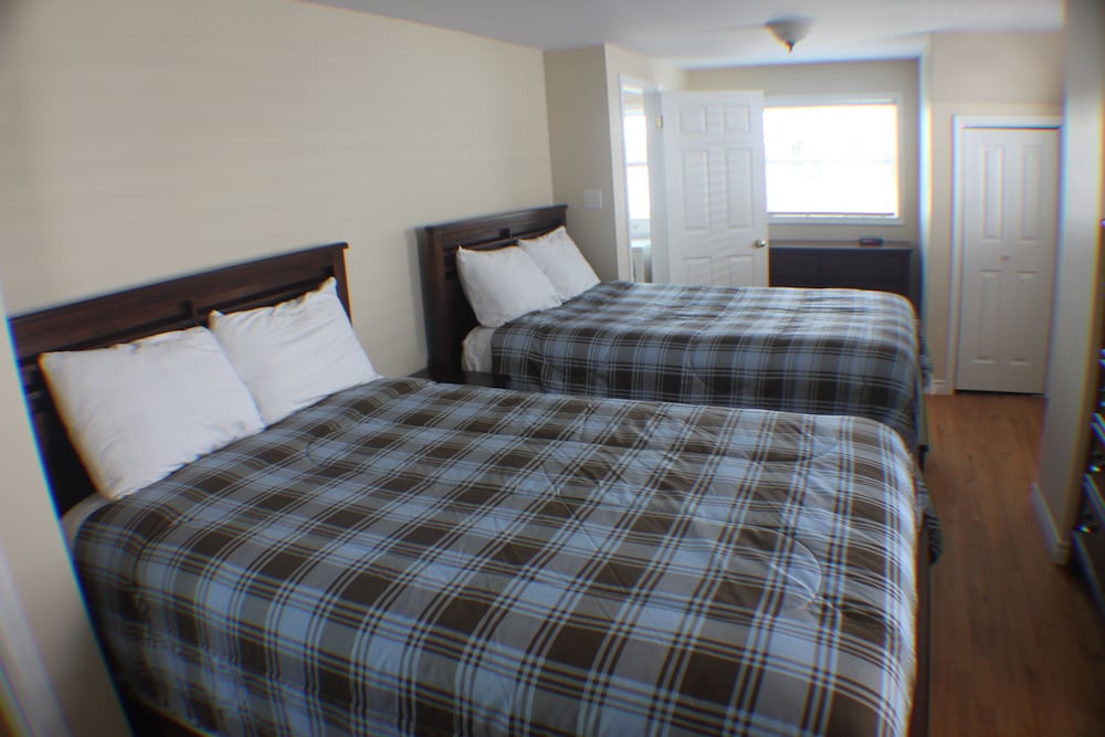 The Cottage (2 Bedroom House) photo 1