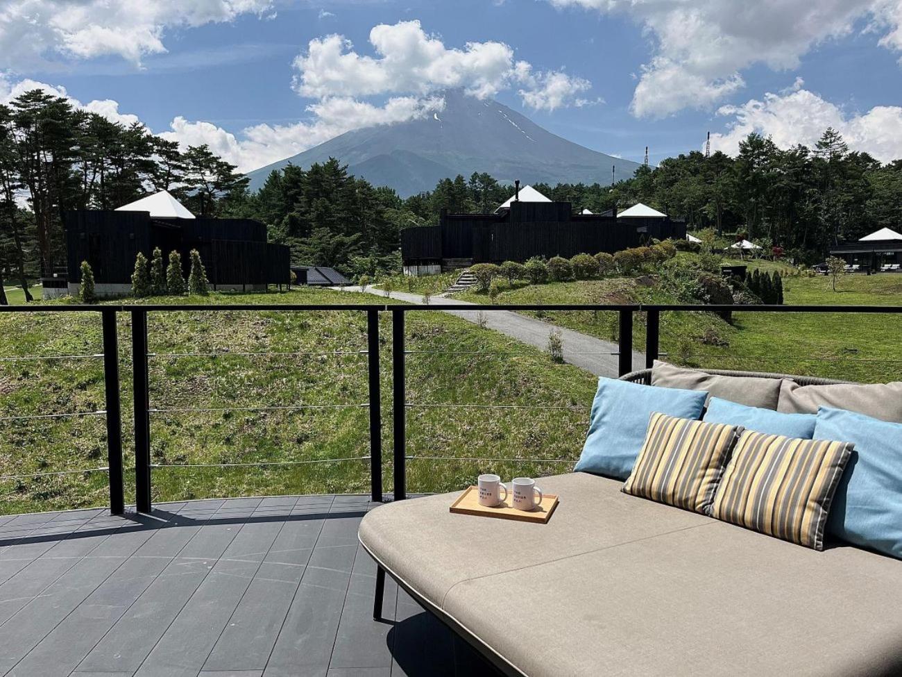 Quadruple Room with Mountain View photo 2